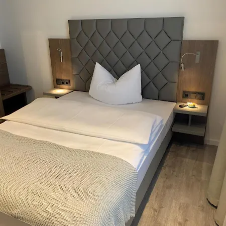 Gaestehaus Freches Perlhuhn Bréma