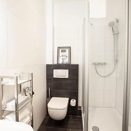 호텔 Gaestehaus Freches Perlhuhn