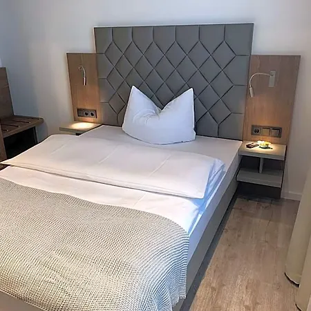 Hotel Gaestehaus Freches Perlhuhn